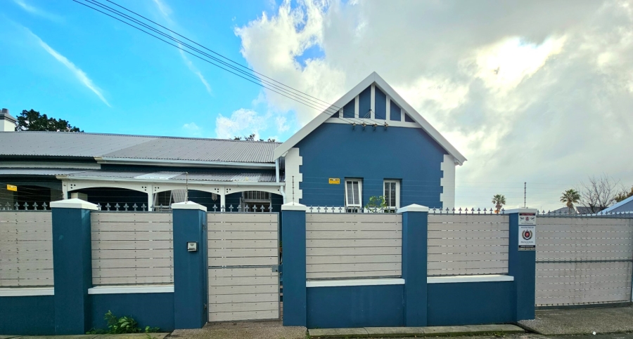 3 Bedroom Property for Sale in Wynberg Western Cape